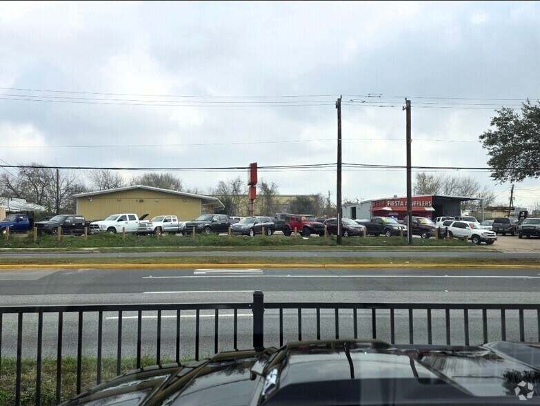 More Photos Of 6855 Telephone Rd, Houston Service For Sale