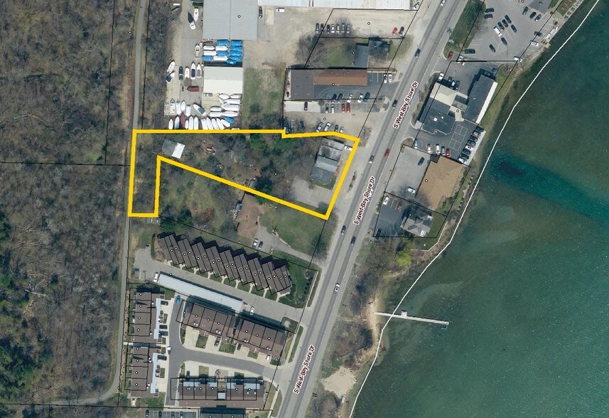 More Photos Of 13726 SW Bay Shore Dr, Traverse City Storefront Retail Residential For Sale