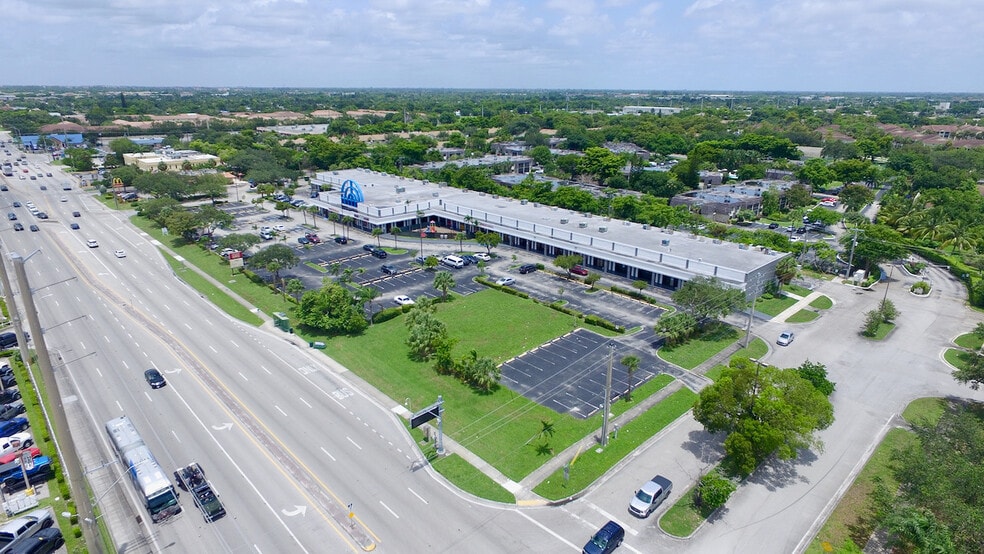 More Photos Of 2901 W Oakland Park Blvd, Lauderdale Lakes Unknown For Lease