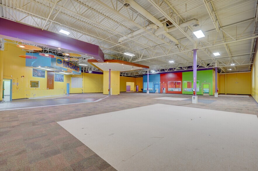 More Photos Of 4952 Centre Pointe Dr, North Charleston Freestanding For Lease