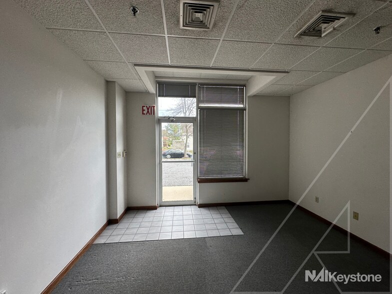 More Photos Of 1114-1124 Commons Blvd, Reading Flex For Sale