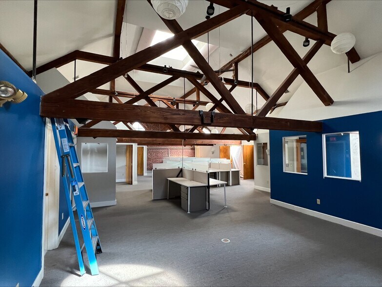 More Photos Of 650 Islington St, Portsmouth Office For Lease