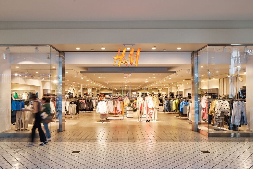 More Photos Of 1299 Galleria, Riverside Unknown For Lease