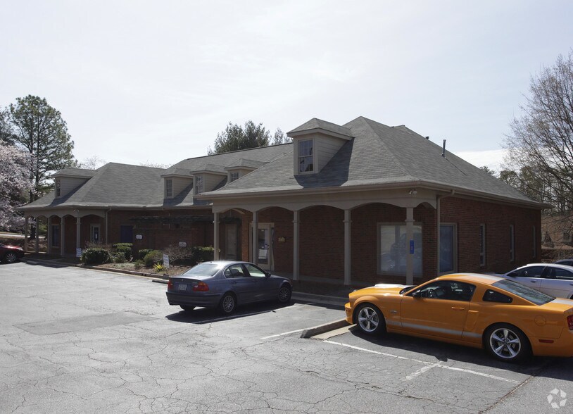 Primary Photo Of 1305 Hembree Rd, Roswell Medical For Lease