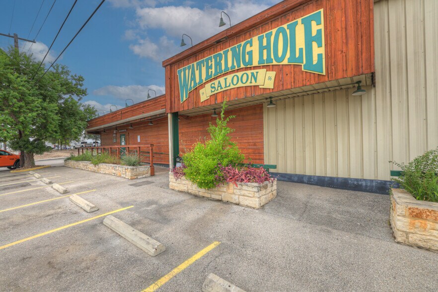 More Photos Of 1390 McQueeney Rd, New Braunfels Sports And Entertainment For Sale