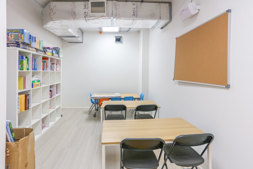 More Photos Of 1720 Harrison St, Hollywood Office Residential For Sale