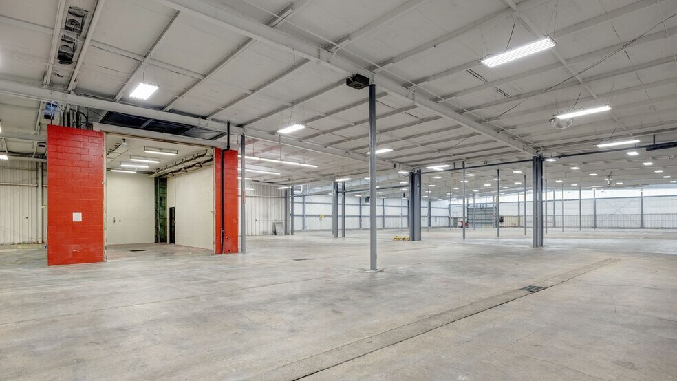 More Photos Of 403 W Admiral Doyle Dr, New Iberia Distribution For Lease