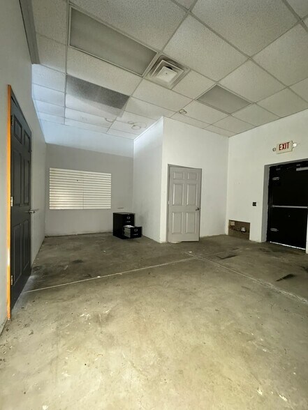 More Photos Of 803 S Byrne Rd, Toledo Service Station For Lease