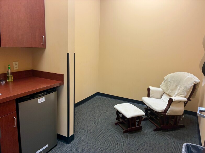 More Photos Of 3231 N Star Cir, Louisville Office For Lease