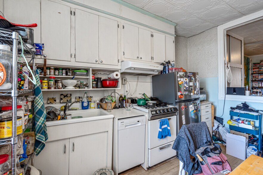 More Photos Of 656 Henry St, Brooklyn Apartments For Sale
