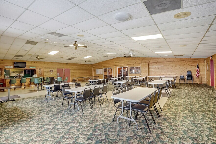More Photos Of 711 W Racine St, Jefferson Restaurant For Sale