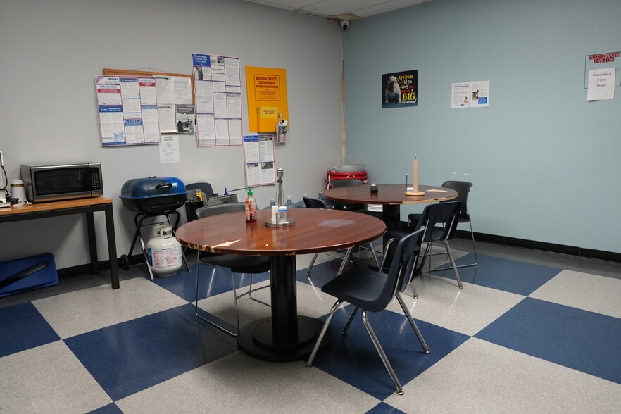 More Photos Of 4112 S Main St, Los Angeles Office For Sale