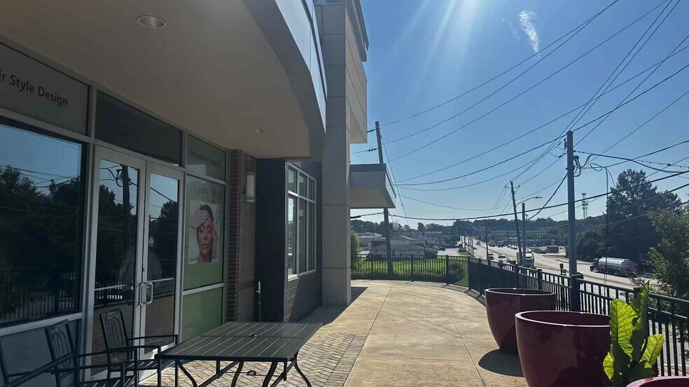 More Photos Of 2390 Chamblee Tucker Rd, Chamblee General Retail For Lease