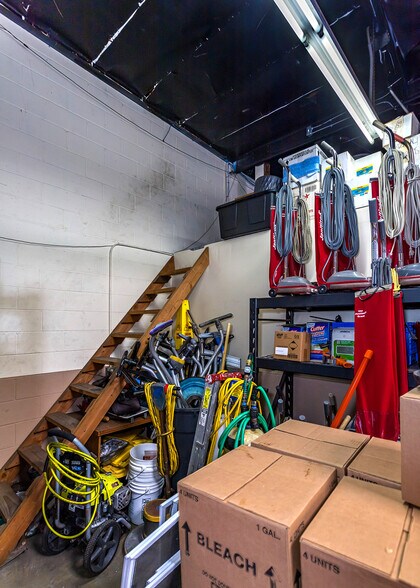 More Photos Of 12561-12563 Persing Dr, Whittier Showroom For Sale