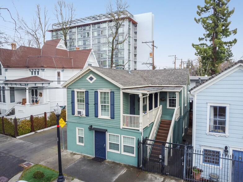 More Photos Of 517 13th St, Sacramento Multifamily For Sale
