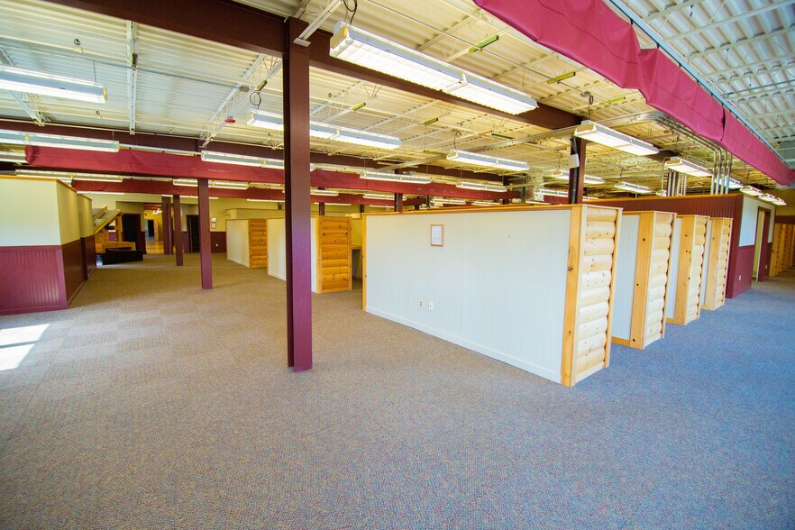 More Photos Of 700 Hepburn St, Milton Showroom For Lease