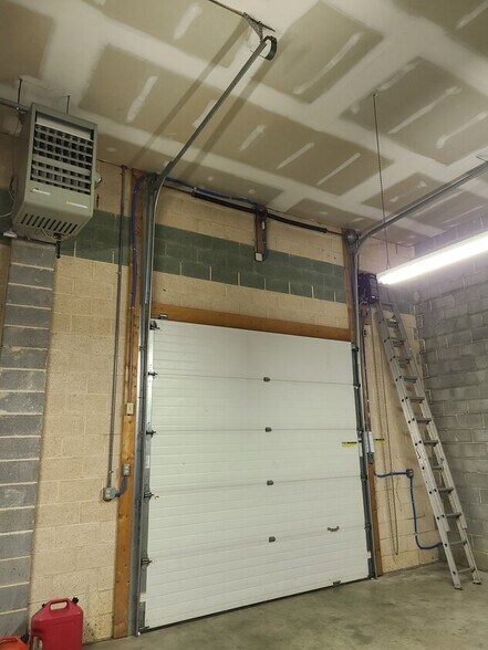 More Photos Of 3676 Crescent Ct E, Whitehall Warehouse For Lease