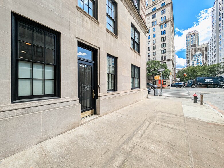 Primary Photo Of 620 Park Ave, New York Apartments For Sale