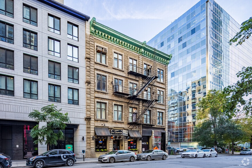 Primary Photo Of 698-704 Rue Notre-Dame O, Montréal Apartments For Sale