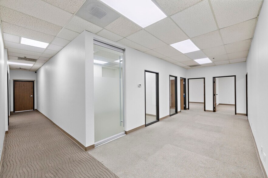 More Photos Of 32 Mauchly, Irvine Manufacturing For Sale