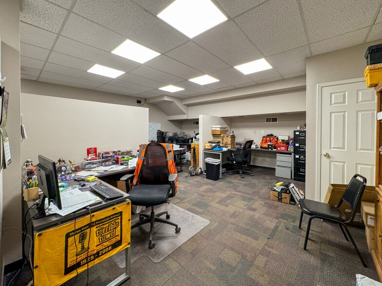 More Photos Of 6801 Academy Parkway West NE, Albuquerque Warehouse For Sale