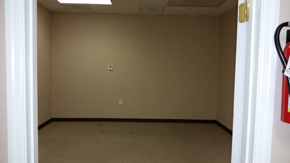 More Photos Of 4582 Cumberland Rd, Fayetteville Freestanding For Lease