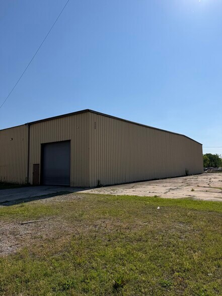 More Photos Of 3323 33rd Pl N, Birmingham Manufacturing For Sale