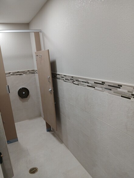 More Photos Of 4400 Bayou Blvd, Pensacola Medical For Lease