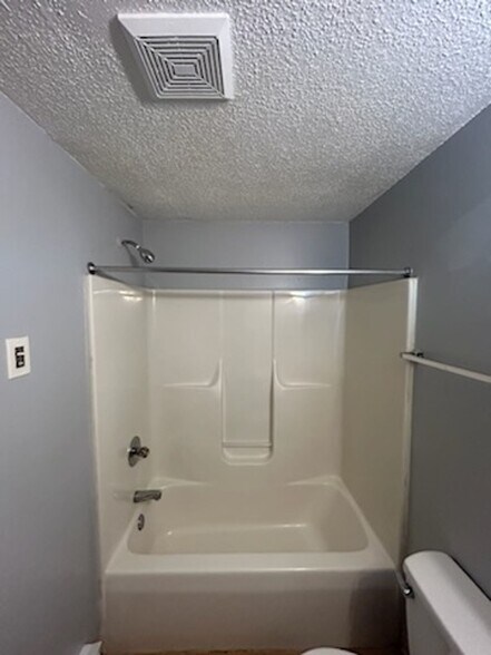 More Photos Of 5724 Glendale Dr, Lockport Apartments For Sale