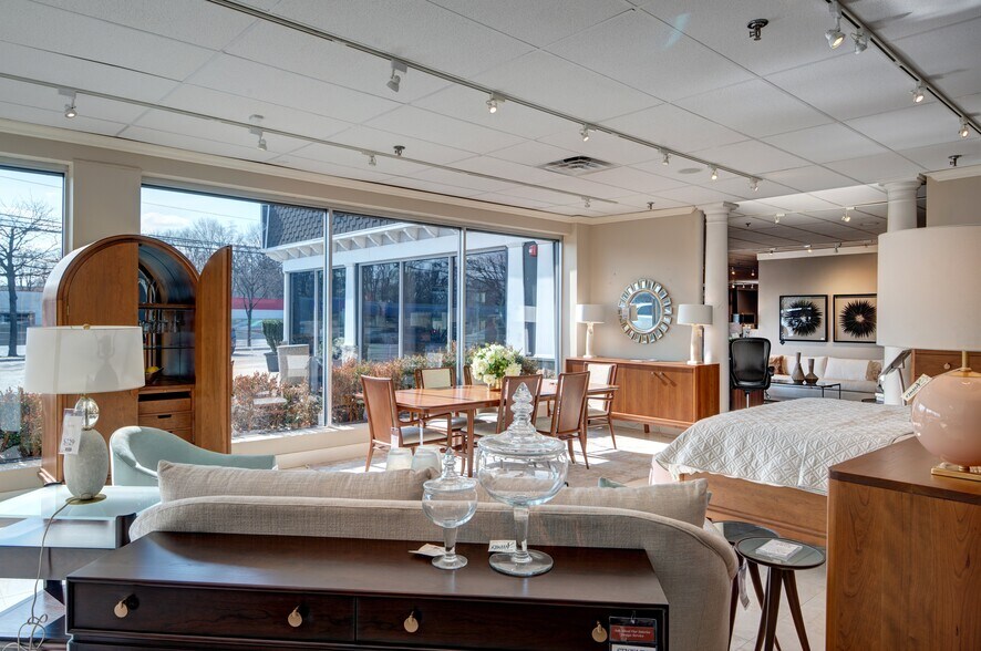 More Photos Of 55 E Route 4, Paramus Freestanding For Lease