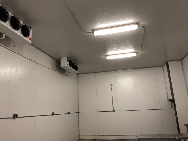 More Photos Of 1370-1380 NW 22nd St, Miami Warehouse For Lease