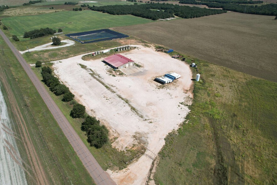 More Photos Of 13616 N 2920 Rd, Dover Warehouse For Sale