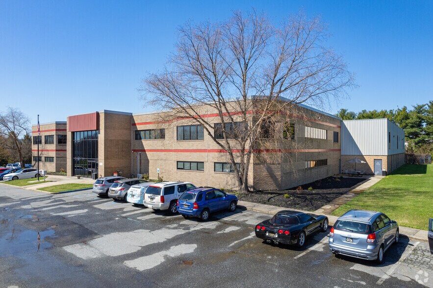 More Photos Of 55 Lukens Dr, New Castle Warehouse For Lease