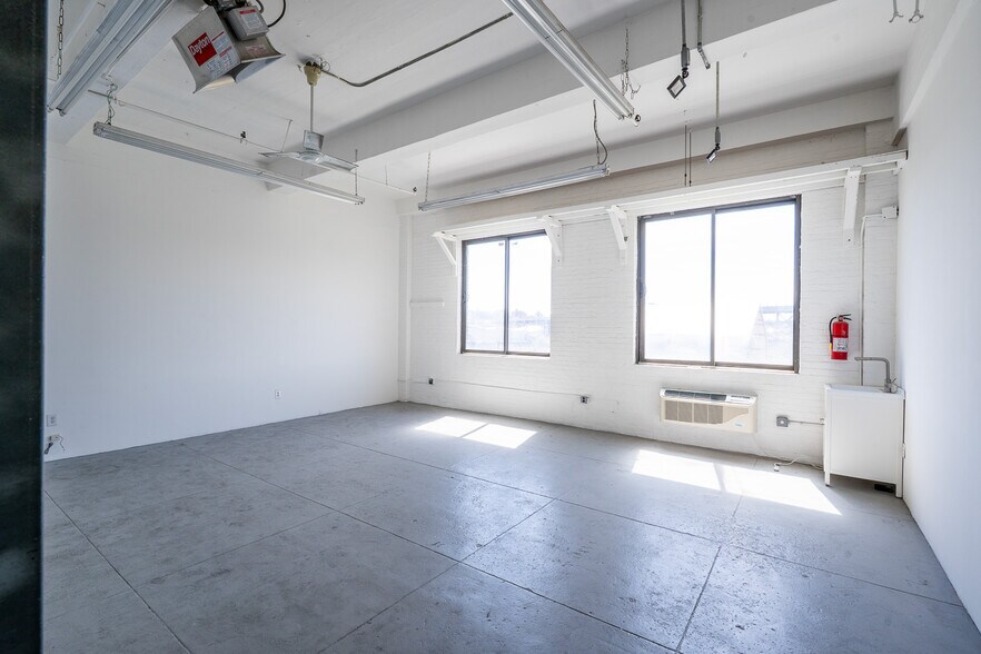 More Photos Of 98 4th St, Brooklyn Light Manufacturing For Lease