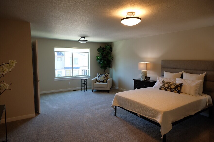 More Photos Of 125 - 163 SW Lancaster, Troutdale Apartments For Sale