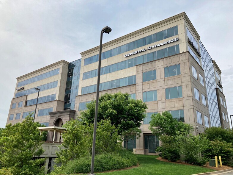 More Photos Of 310 Bridge St, Huntsville Business Park For Lease
