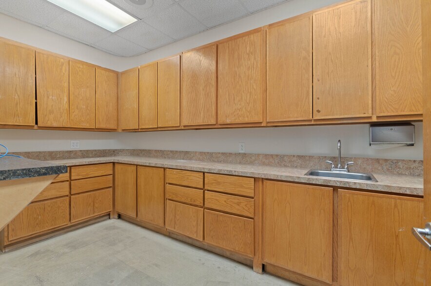 More Photos Of 3605 Interstate 30, Mesquite Medical For Lease