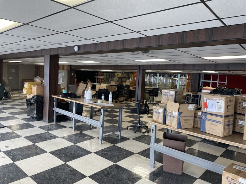 More Photos Of 1992 Mount Pleasant Rd, Greensburg Showroom For Sale