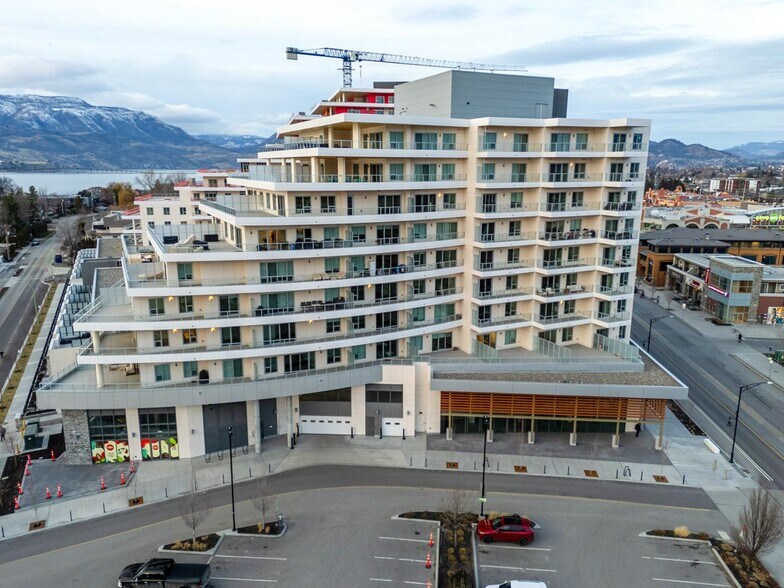 More Photos Of 3300 - 3340 Lakeshore rd, Kelowna Apartments For Lease