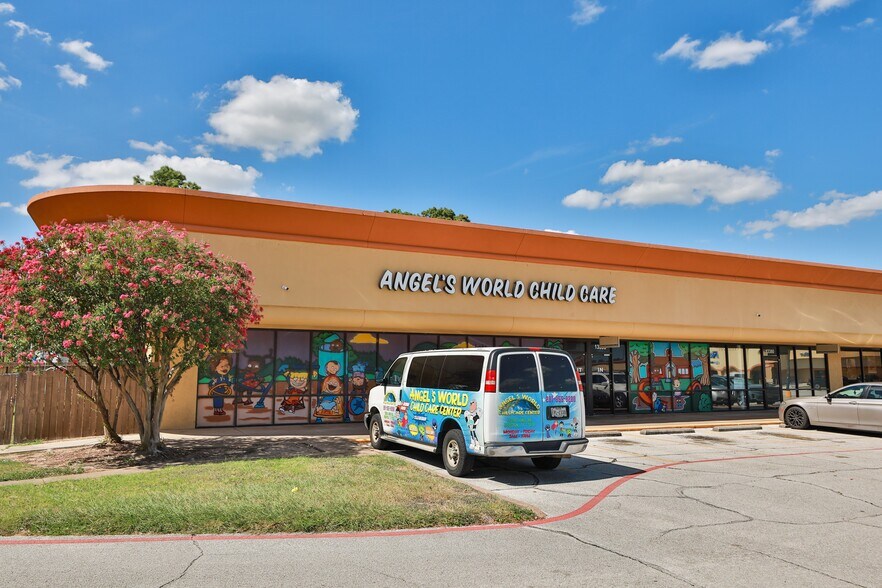 More Photos Of 13300-13350 Jones Rd, Houston Freestanding For Sale