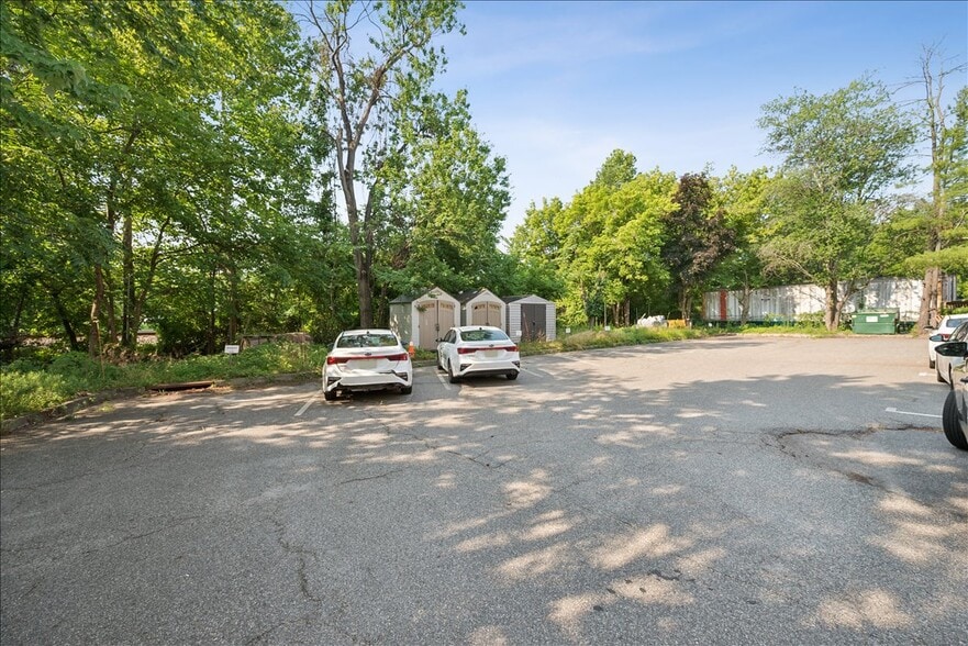 More Photos Of 144 12th St, Piscataway Light Distribution For Lease