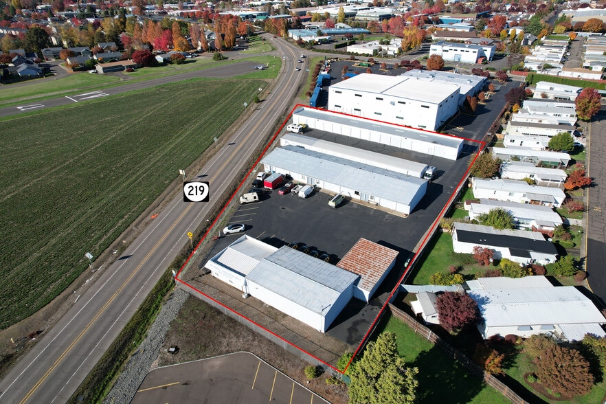 Primary Photo Of 2800 E 2nd St, Newberg Self Storage For Sale