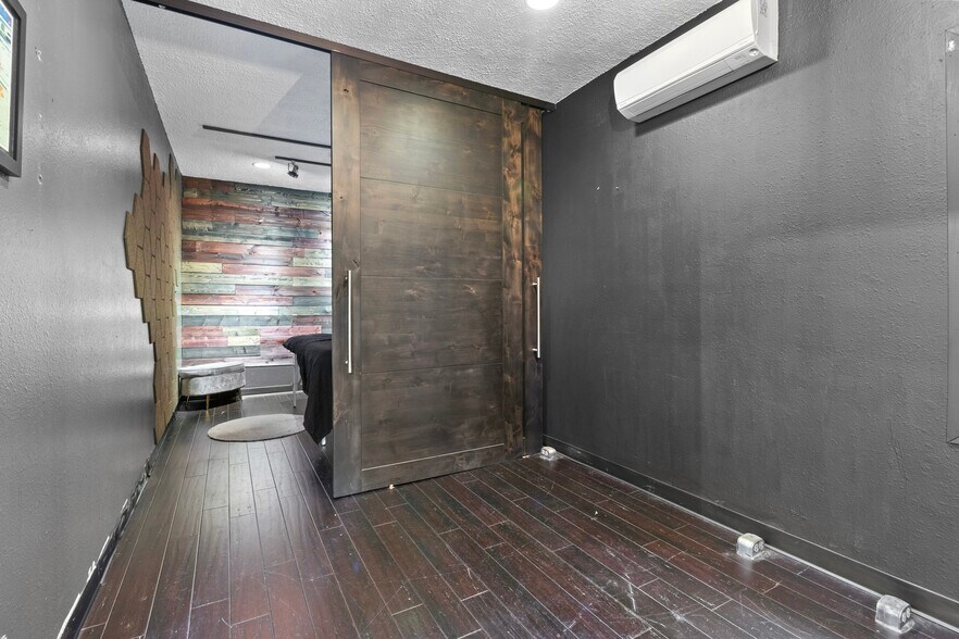 More Photos Of 5130 N Lombard St, Portland Freestanding For Sale