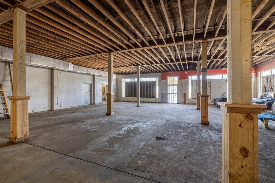 More Photos Of 452 E 8th St, Jacksonville Light Manufacturing For Sale