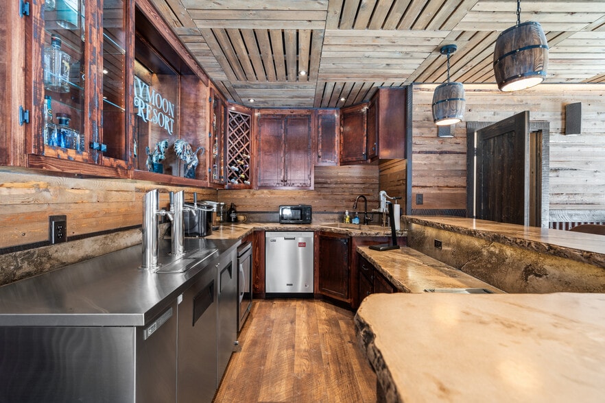 More Photos Of 1845 Hodgson Rd, Whitefish Hotel For Sale