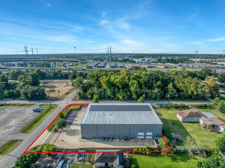 More Photos Of 5939 Albert Dr, Humble Light Distribution For Sale