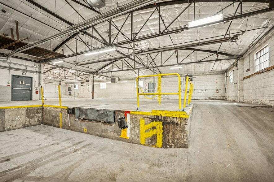 More Photos Of 313 W Bayaud Ave, Denver Warehouse For Lease