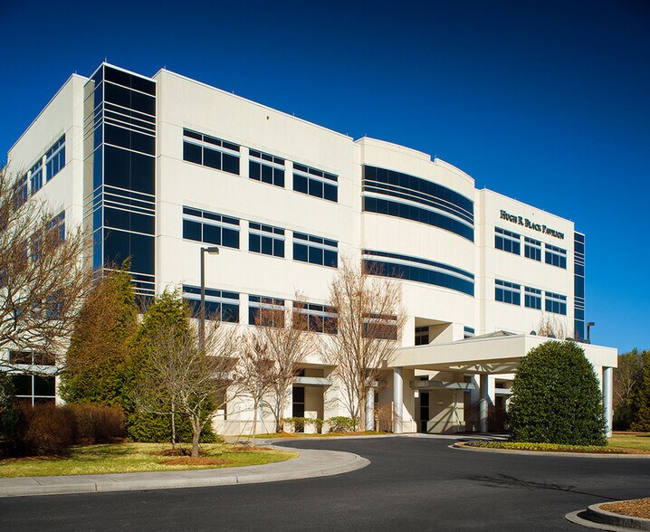 Primary Photo Of 1650 Skylyn Dr, Spartanburg Medical For Lease