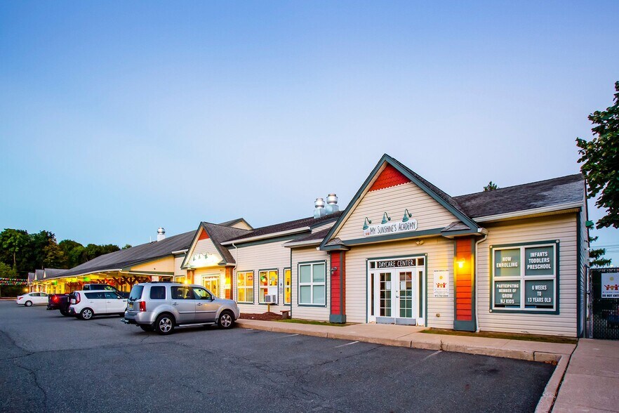 More Photos Of 70-72 E Main St, Sussex Unknown For Lease