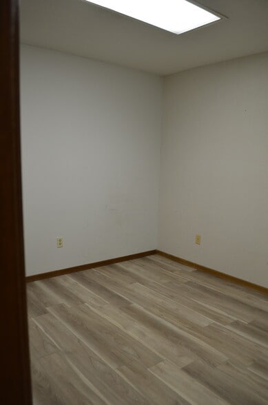 More Photos Of 623 Park Meadow Rd, Westerville Office For Lease